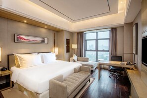 Minibar, in-room safe, desk, blackout drapes - Crowne Plaza Hefei Rongqiao by IHG (Hefei)