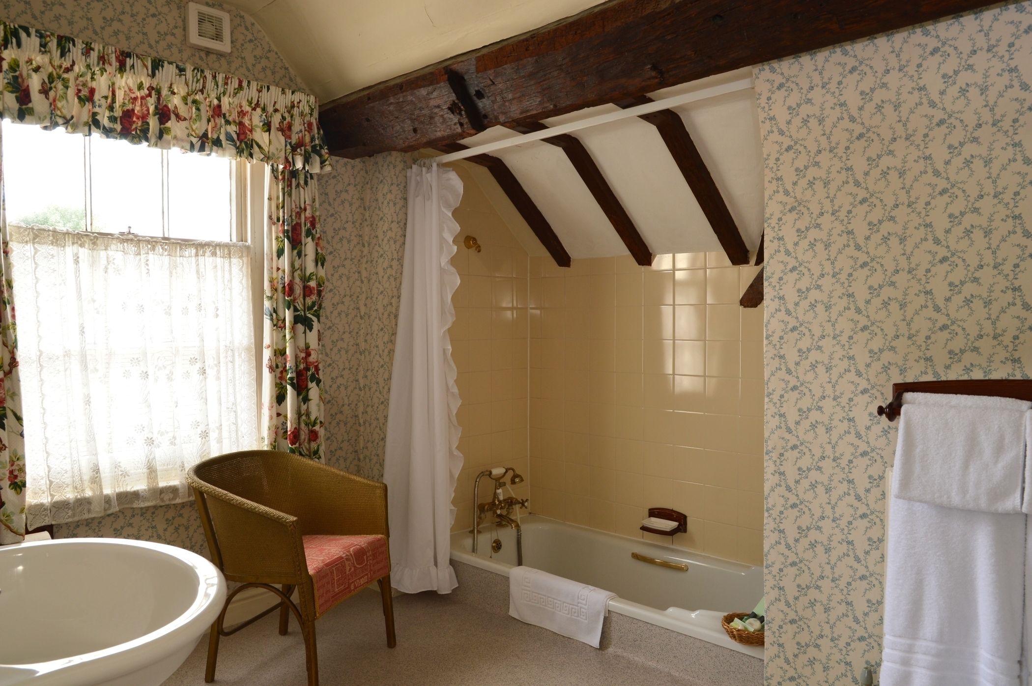 twin room (single use) | bathroom | shower, free toiletries, towels