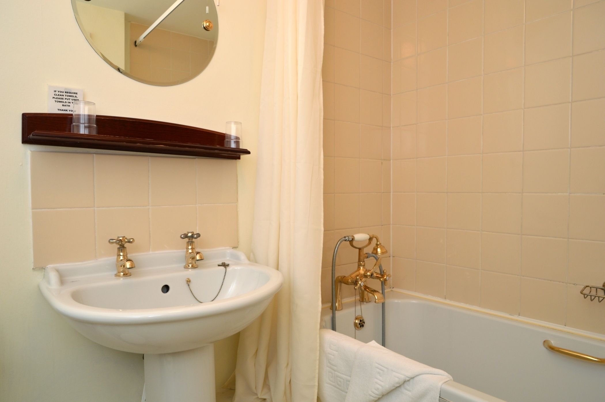 twin room | bathroom | shower, free toiletries, towels