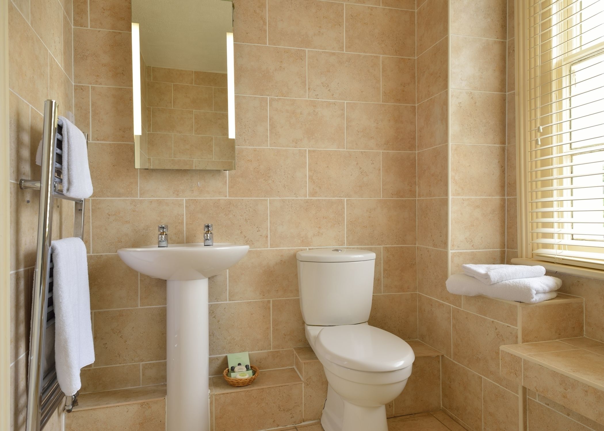 twin room | bathroom | shower, free toiletries, towels