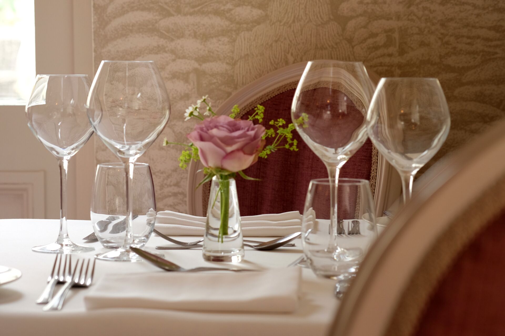 2 restaurants, breakfast, lunch, dinner served; british cuisine