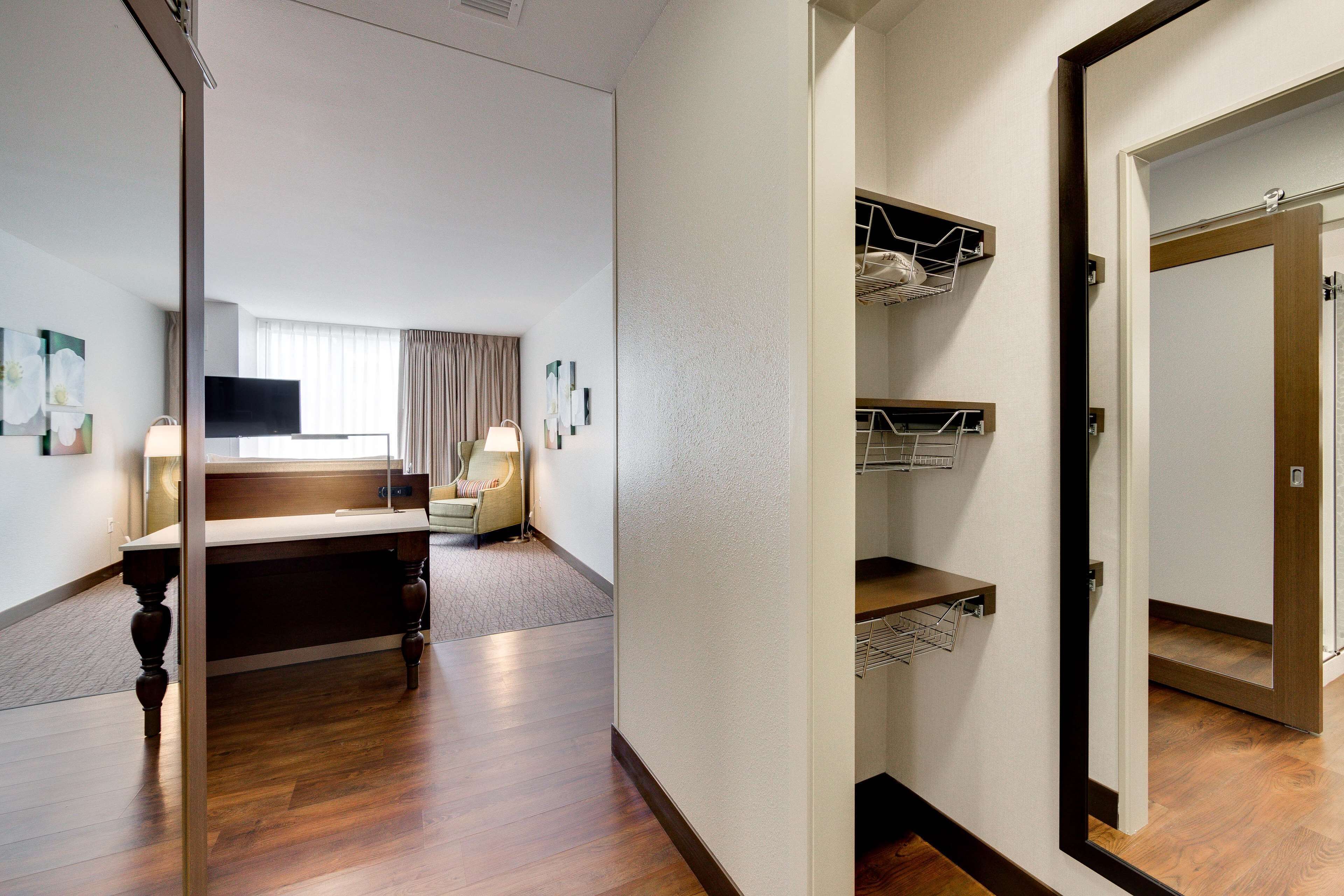 lcd tv, pay films, mp3 dock