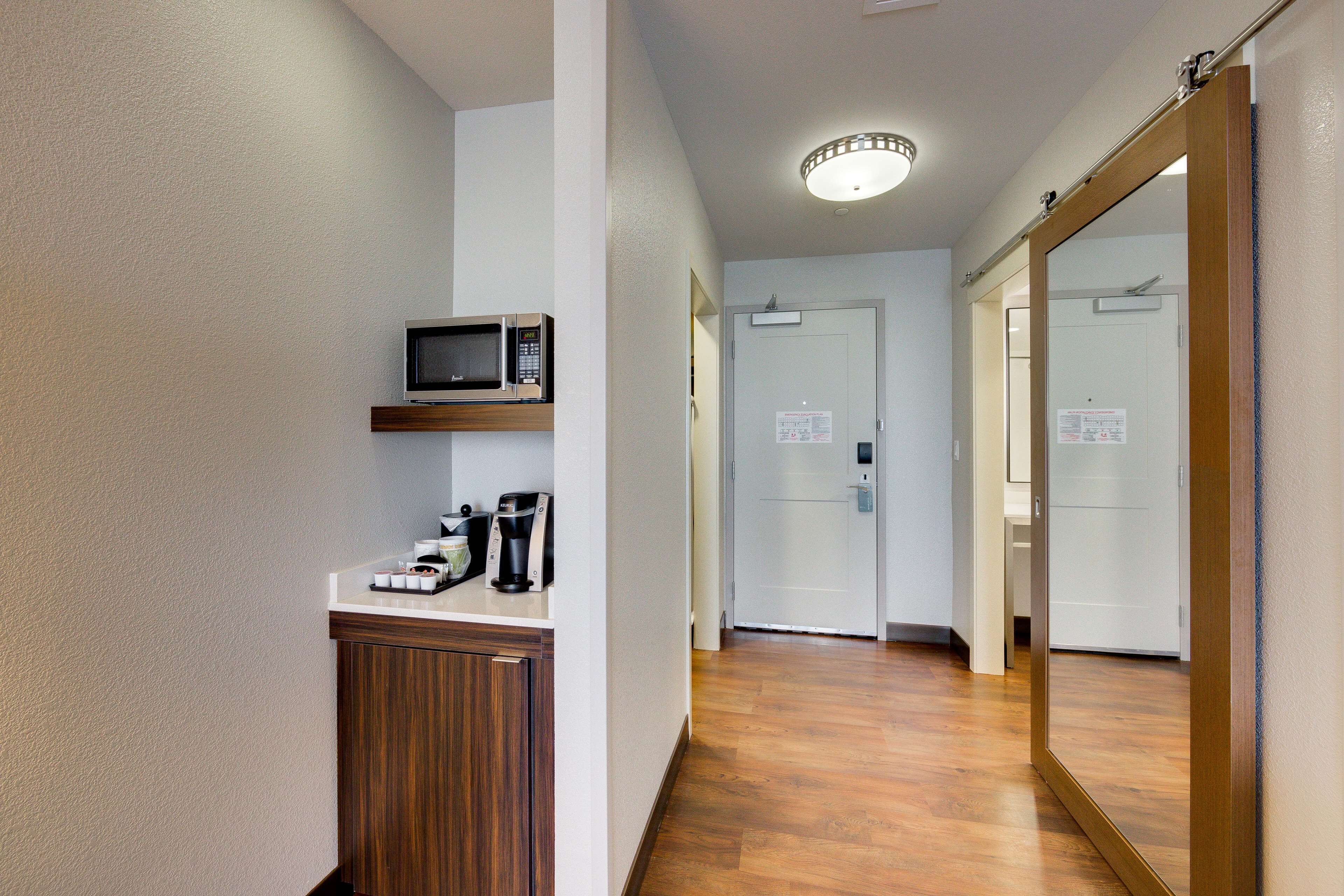 fridge, microwave, coffee/tea maker