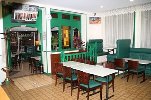 Lunsj og middag serveres