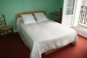 Dobbeltrom – standard, byutsikt (2 pax ) | Skrivebord, lydisolert, strykejern/-brett og wi-fi (inkludert)