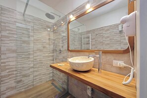 Chambre Supérieure Double ou avec lits jumeaux | Salle de bain