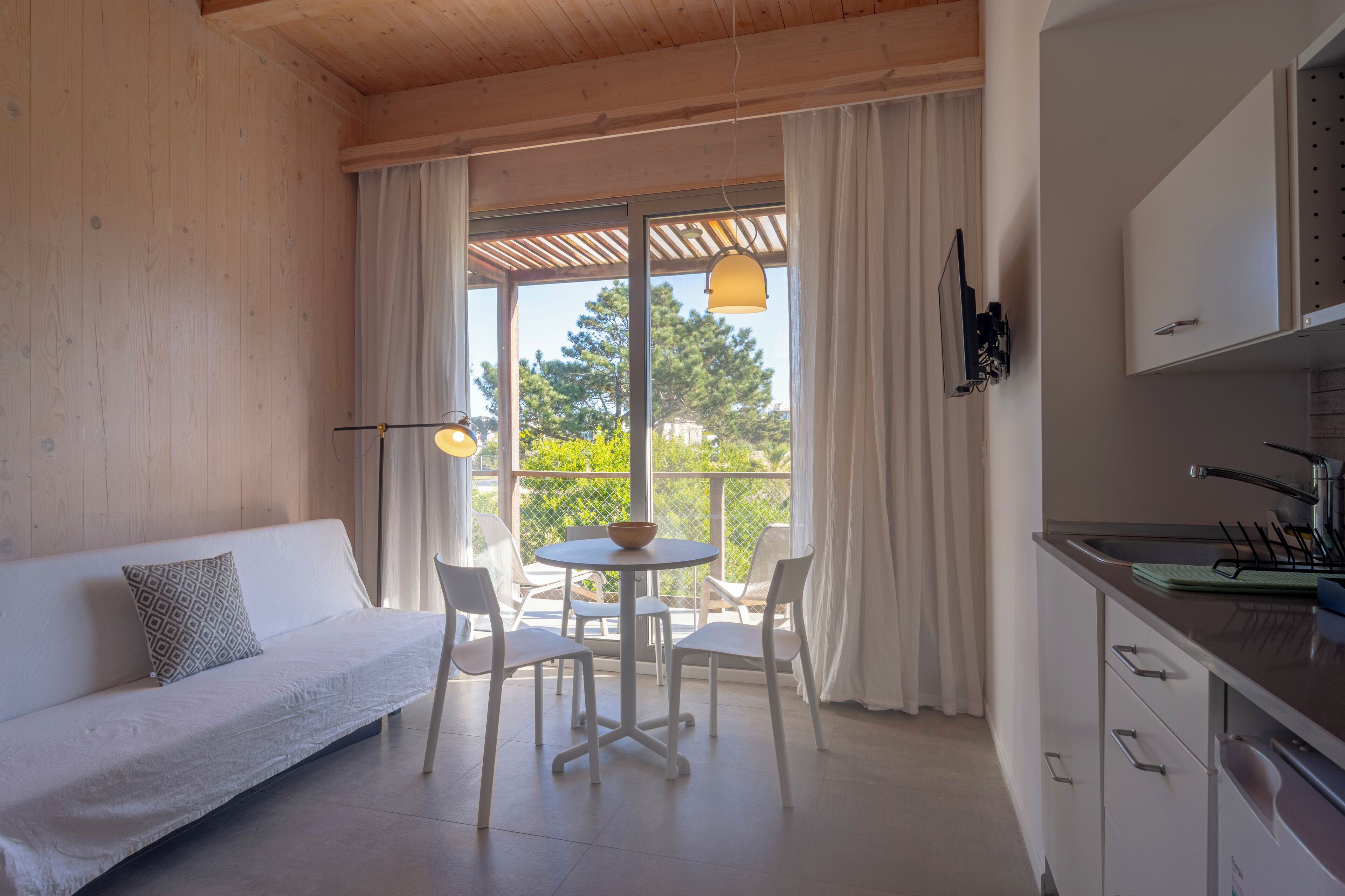 family studio | 1 bedroom, hypo-allergenic bedding, minibar, in-room safe