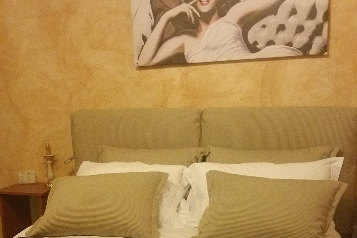 Minibar, soundproofing, free WiFi