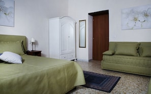 Minibar, soundproofing, free WiFi