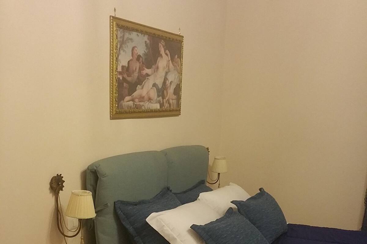 Minibar, soundproofing, free WiFi