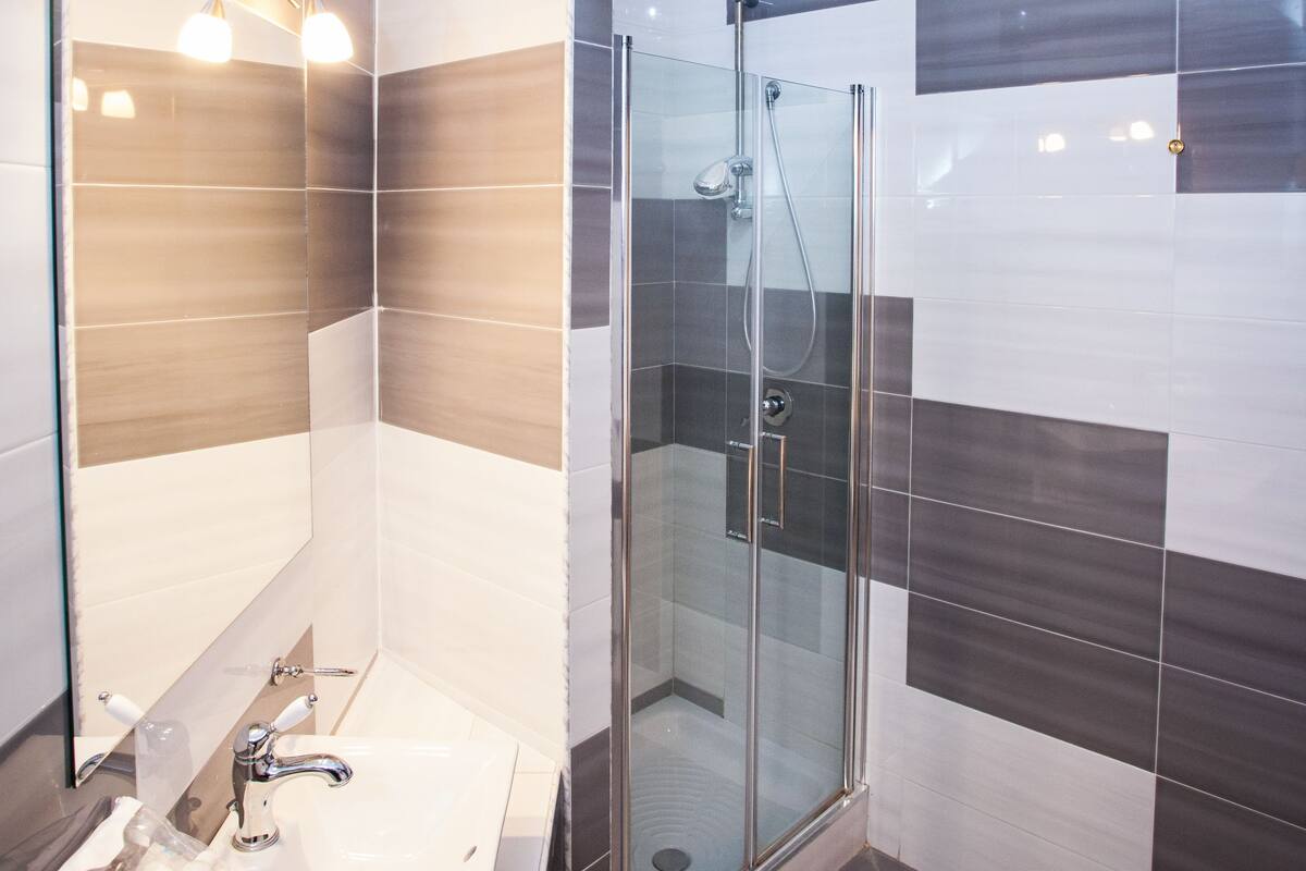 Free toiletries, hair dryer, towels