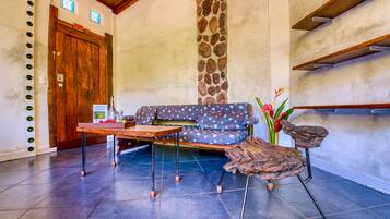 Colibri Room | Sengetøy av topp kvalitet, safe på rommet og individuelt dekorert