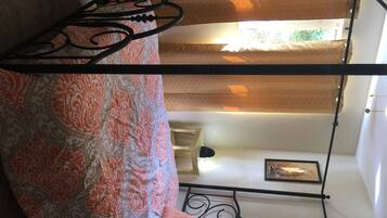 Premium House, 4 Bedrooms, Non Smoking, Garden Area | 1 bedroom, premium bedding, iron/ironing board, cribs/infant beds