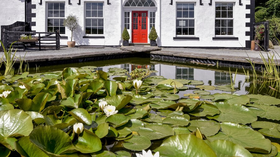 Coed Mawr Hall