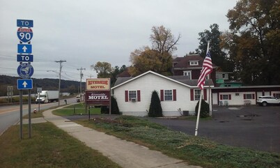 Riverside Motel