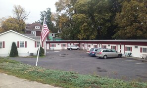 Exterior - Riverside Motel (Fultonville)