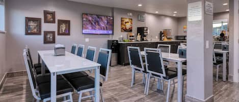 Café da manhã continental grátis todos os dias