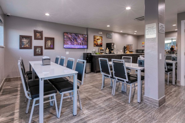 Free daily continental breakfast