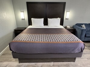 Suite Standard, 1 trĂšs grand lit | 1 chambre, surmatelas, bureau, rideaux occultants