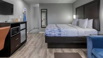 King Suite with Love Sofa | 1 bedroom, pillowtop beds, desk, blackout drapes