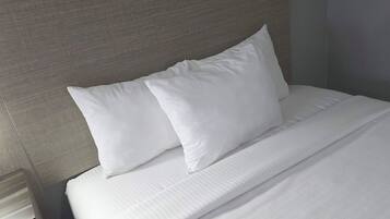 Habitación estándar, 2 camas Queen size | 1 habitación, camas con pillow-top, escritorio y cortinas blackout