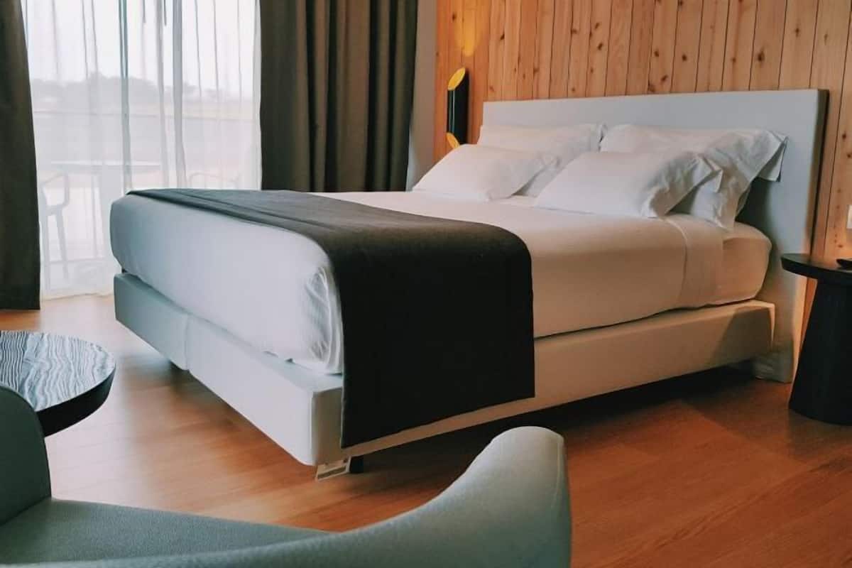 Premium bedding, minibar, in-room safe, desk