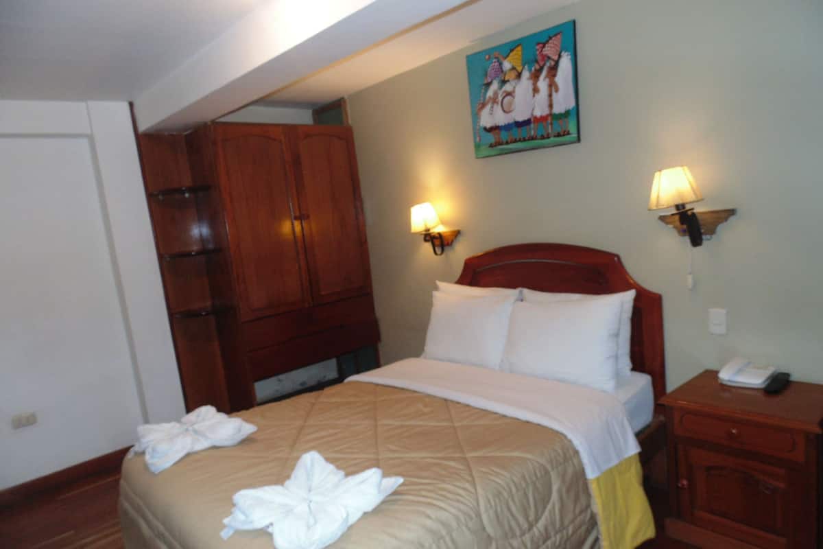 Room | 1 bedroom, in-room safe, desk, cribs/infant beds