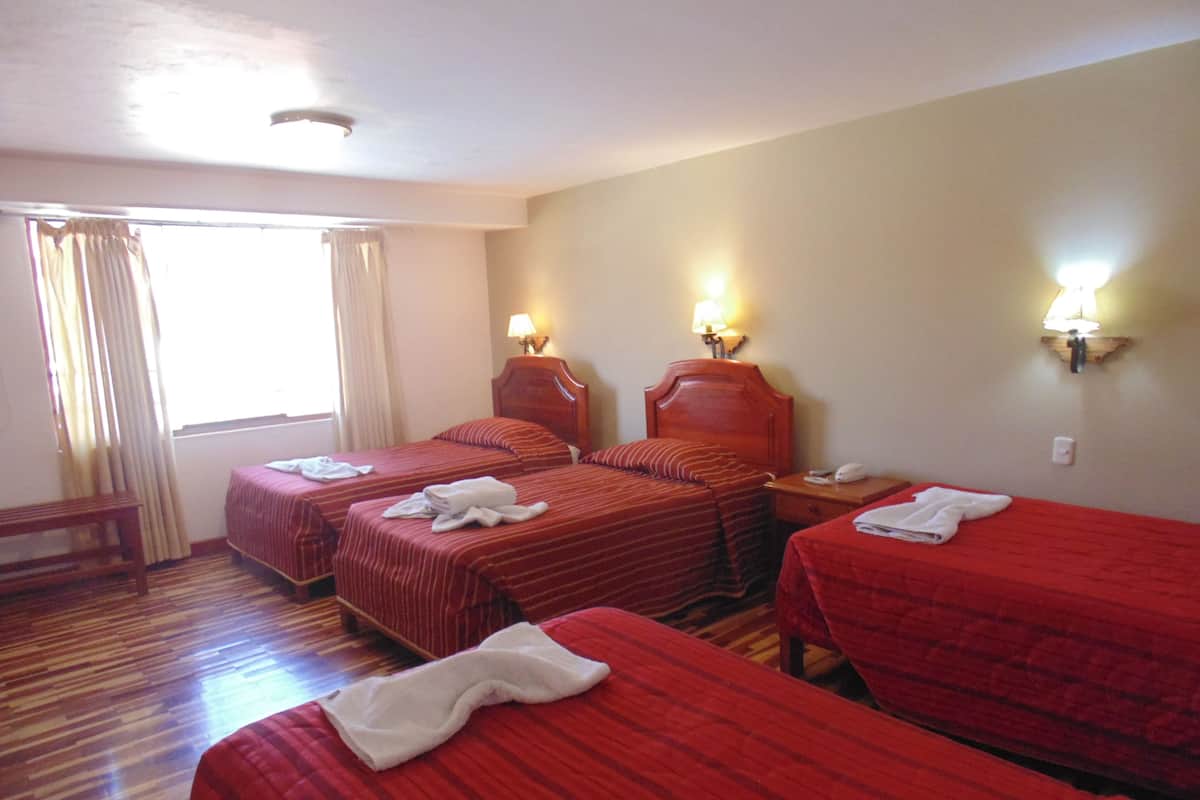 1 bedroom, in-room safe, desk, cribs/infant beds