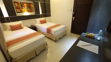 Deluxe Room | Desk, blackout drapes, free WiFi, bed sheets