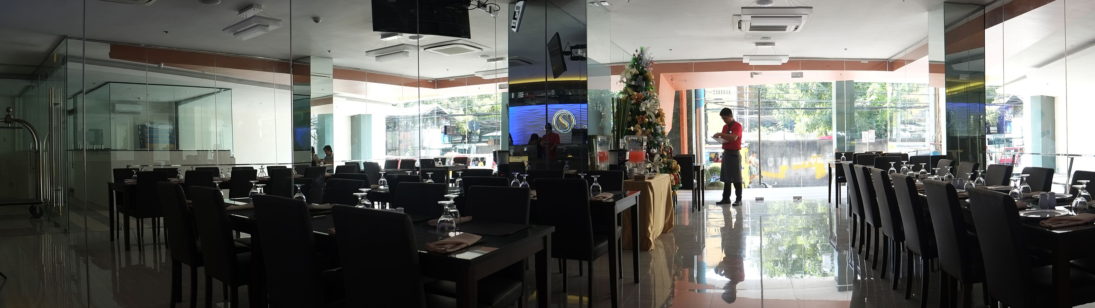 Breakfast, lunch, dinner served; international cuisine 