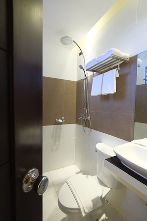 Ducha del cuarto de baño