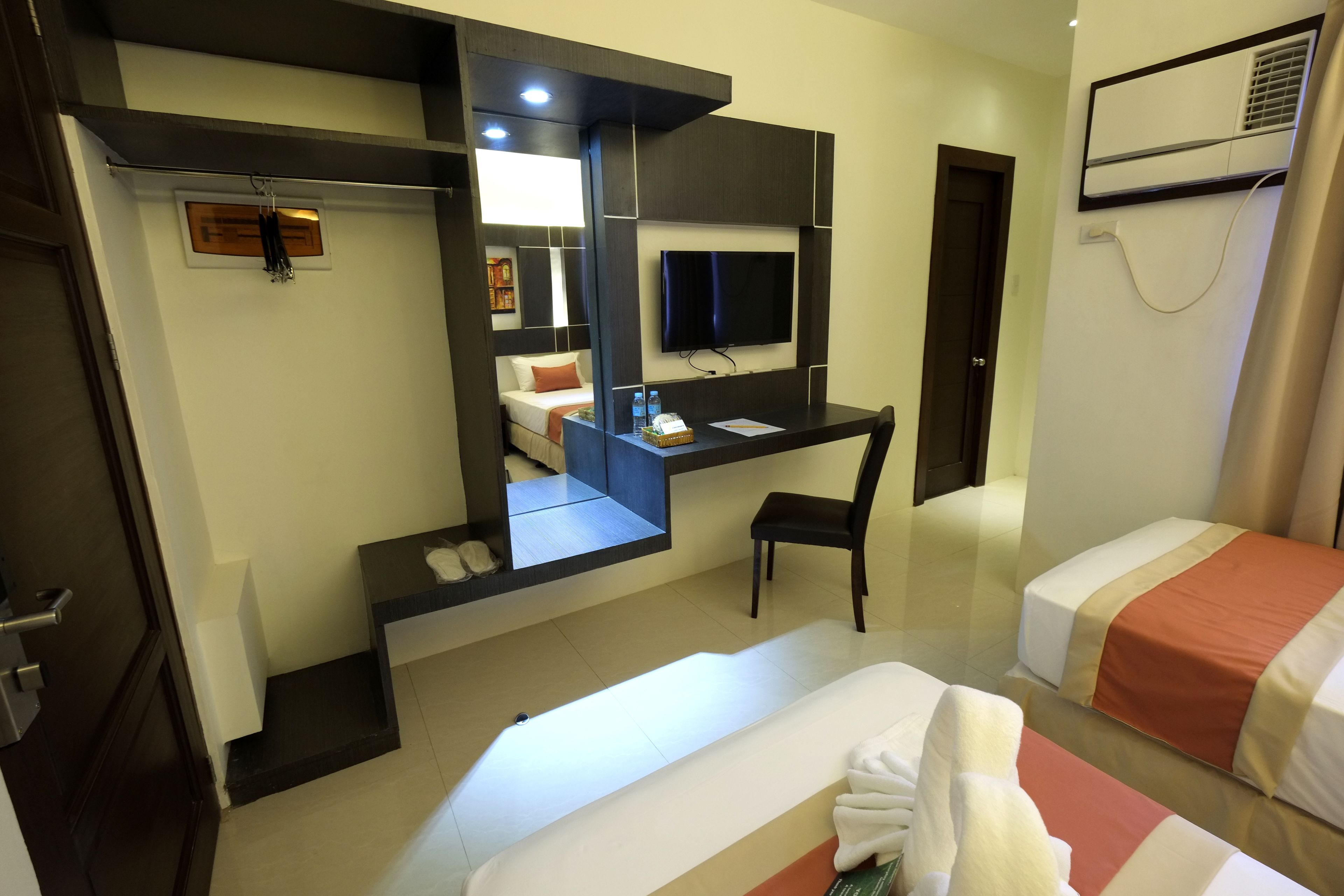Photo - Southpole Central Hotel
