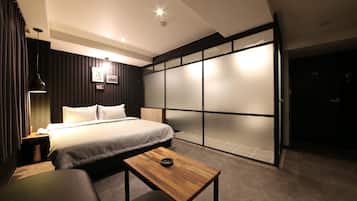 Chambre Double Premium | Décoration personnalisée, ameublement personnalisé, bureau