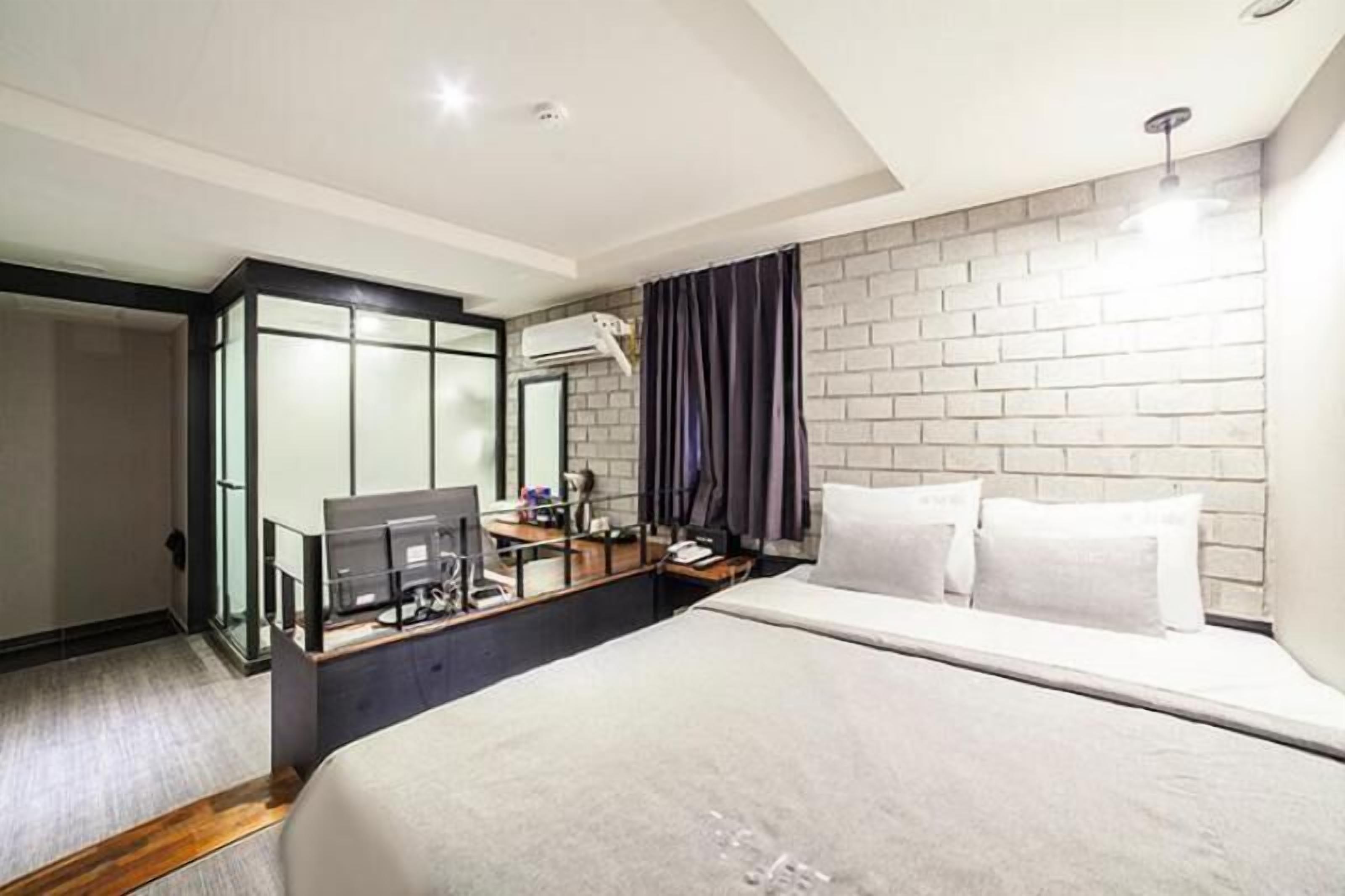 Individually decorated, individually furnished, desk, blackout drapes