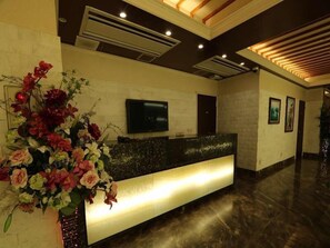 Lobby - HOTEL KANADE Osaka Shinsaibashi (Osaka)