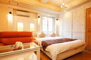 Deluxe Double Room, Non Smoking (30 sqm) | Minibar, desk, iron/ironing board, free WiFi - HOTEL KANADE Osaka Shinsaibashi (Osaka)