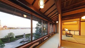 Interior - Minamikan (Matsue)