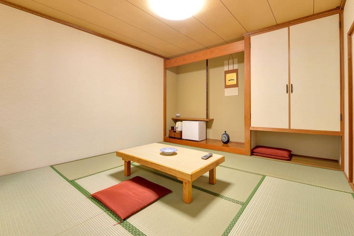 Zimmer im japanischen Stil, Gemeinschaftsbad, Bergblick | Kostenloses WLAN, Bettwäsche