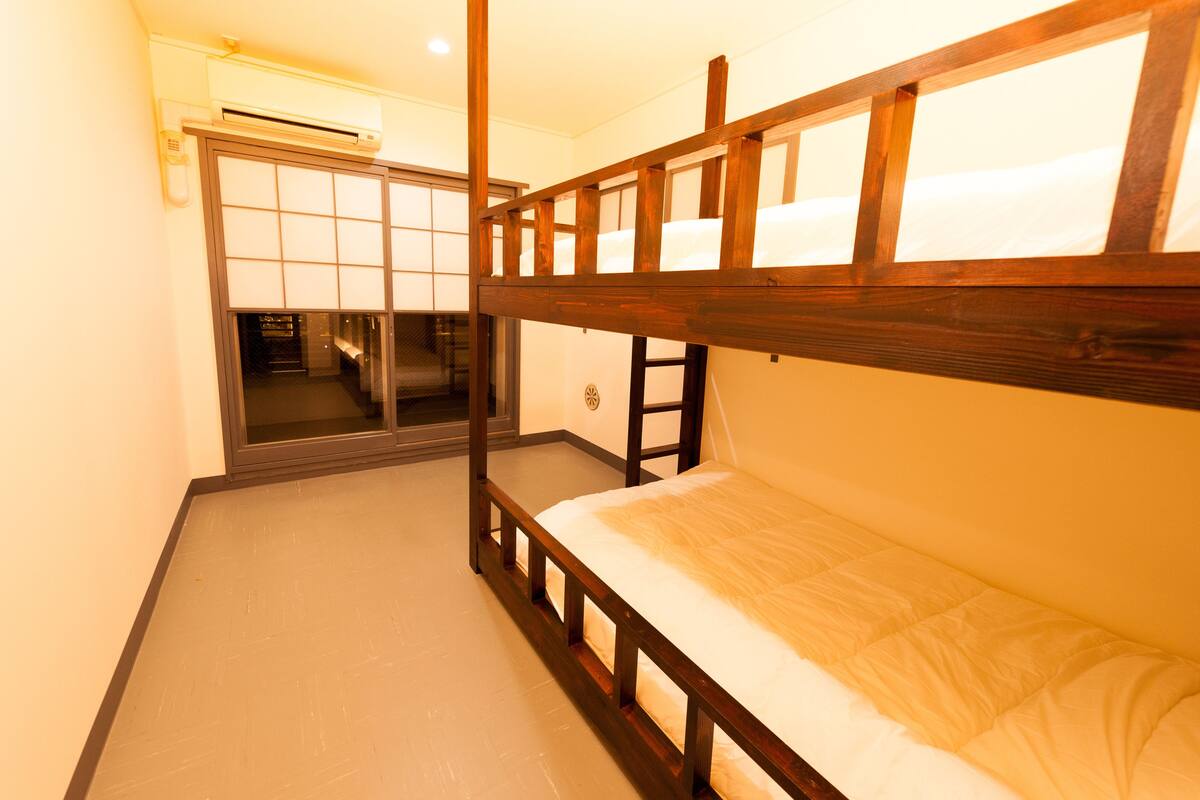 Economy Twin Room, Non Smoking, Shared Bathroom