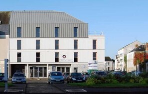 Exterior - The Originals Access, Hôtel Cholet Gare (Cholet)