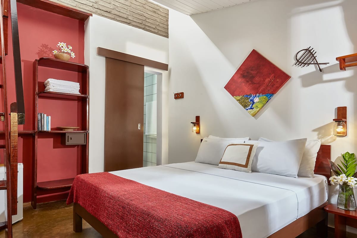 Minibar, in-room safe, free WiFi, bed sheets