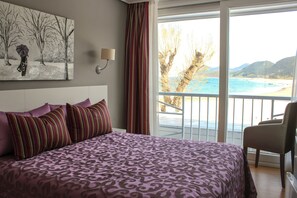 Premium bedding, individually decorated, individually furnished, desk - Las Olas (Noja)