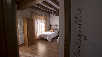 Habitación estándar doble | Ropa de cama de alta calidad, colchones viscoelásticos, cortinas opacas