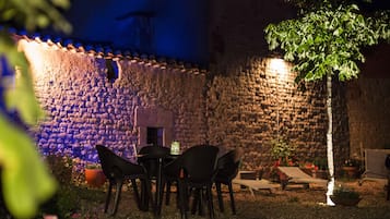 Fachada del alojamiento - Noche