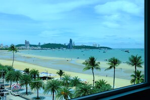 Side Sea View Triple Room | Beach/ocean view