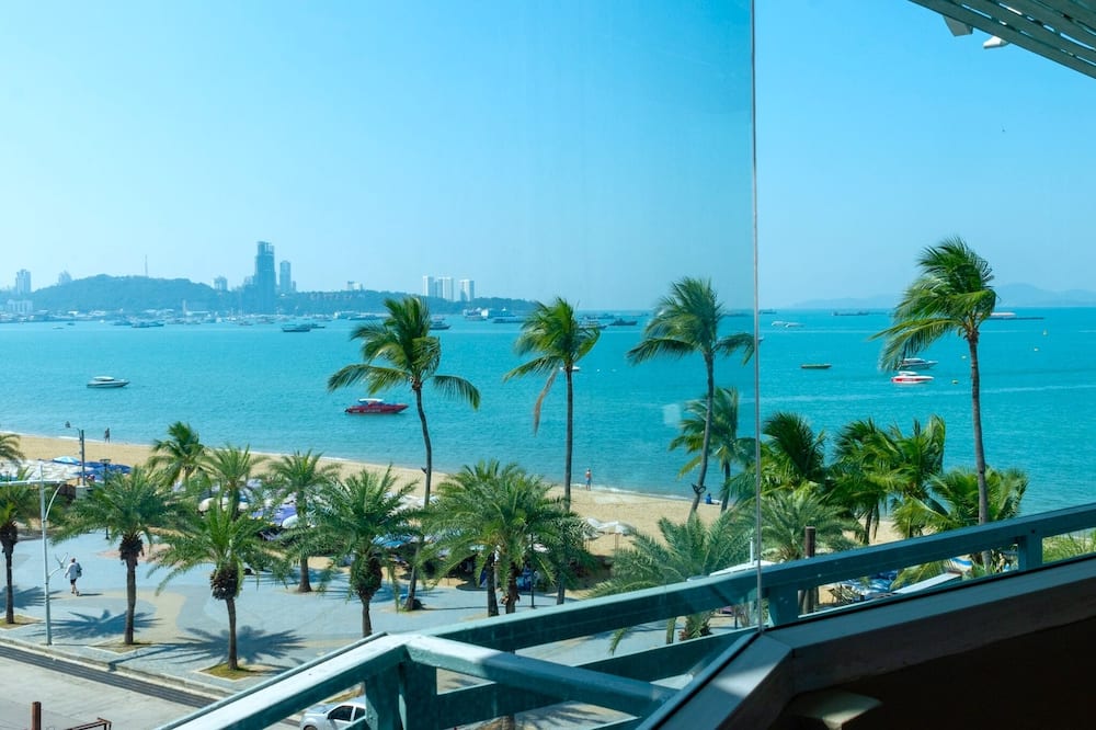The Beach Front Resort Pattaya - SHA Plus