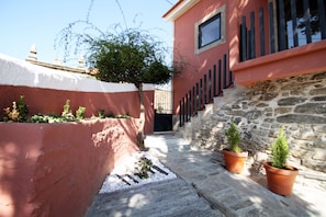 Khuôn viên nơi lưu trú