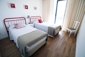 Casa, 5 habitaciones, cocina (Xisto ) | Decoración personalizada, muebles diferentes y insonorización