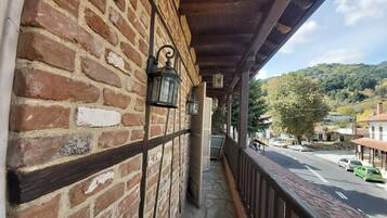 Family Room | Street view