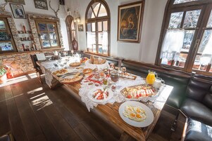 Δωρεάν πρωινό σε μπουφέ καθημερινά 